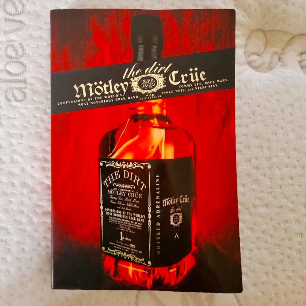 Mötley Crüe book (biography)